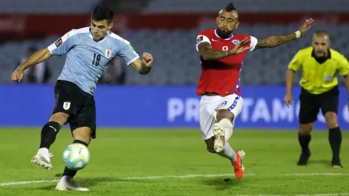 El equipo de todos enfrenta al elenco dirigido por Marcelo Bielsa en el Centenario.
