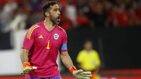 Claudio Bravo no está en la lista de la Roja. Y Eduardo Berizzo explicó claramente por qué.