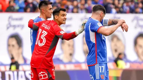 Cristopher Toselli saca a relucir su experiencia y levanta a la U en medio de su crisis.