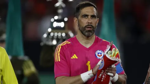 Claudio Bravo fue la gran asusencia de la última nómina de Chile.