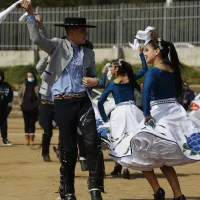 Estos son los horarios, precios y artistas de la Fonda Típico Chileno