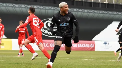 Junior sigue en Turquía.