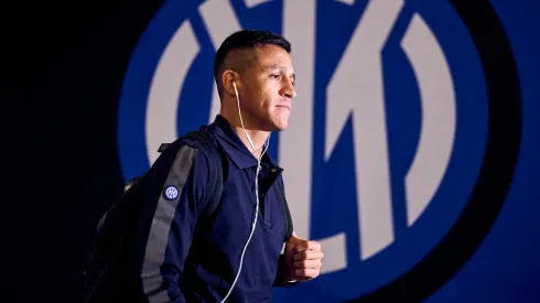 Alexis es suplente ante el Milan