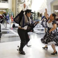 Así puedes aprender a bailar cueca: Estos son los pasos claves