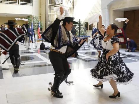 Así puedes aprender a bailar cueca: Estos son los pasos claves