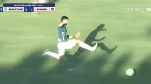 Brutal patada en el fútbol hondureño da la vuelta al mundo