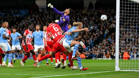 Un error garrafal del arquero permitió la remontada del Manchester City en Champions League.