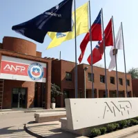 Escándalo: amigo de Fefe a los combos en estacionamiento de la ANFP