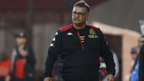 Ronald Fuentes no lo pasa nada bien en la Unión Española.