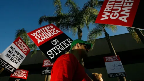 ¡Se finaliza la huelga de guionistas en Hollywood!