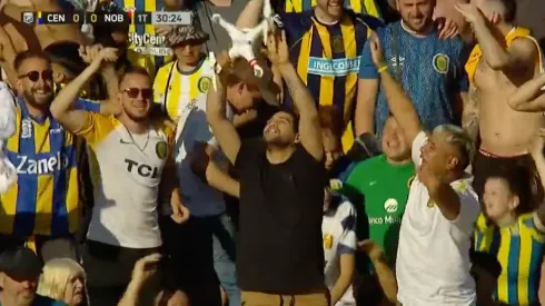 Los hinchas de Rosario Central exhibieron el dron de Newell's.