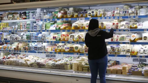 ¿Más barato que Chile? Este es el valor de los alimentos en Argentina.
