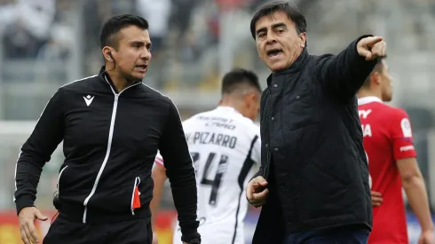 Gustavo Quinteros tiene la receta para no perder más tiempo en los partidos: imitar otro deporte.