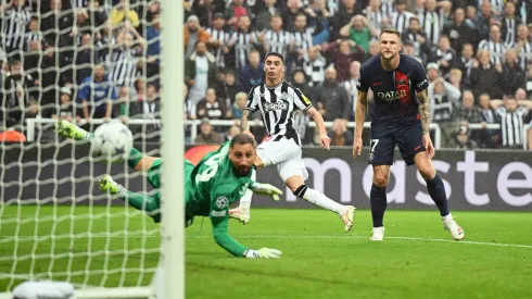 Newcastle derrotó al PSG y es líder del grupo en la Champions.