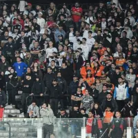Hinchas de Colo Colo y Cobreloa se mezclan sin drama en el Monumental