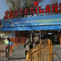 ¿Cuánto vale la entrada a Fantasilandia y está abierto hoy lunes feriado?