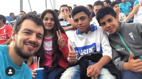 La foto del alcalde con un niño Aravena en San Carlos.