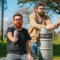 Cerveza artesanal chilena llega en nuevo diseño tras éxito de ventas