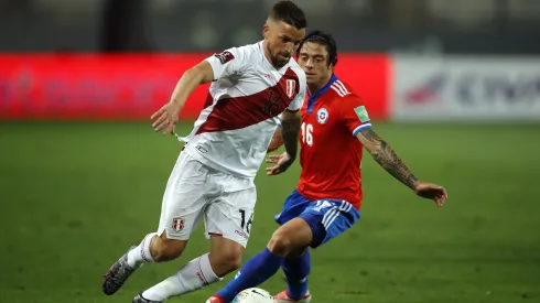 Gabriel Costa enfrenta la marca de Joaquín Montecinos en la victoria de Perú ante Chile por las Eliminatorias a Qatar 2022. 
