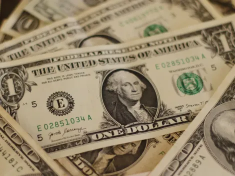 Buena noticia para los chilenos: Dólar blue alcanza cifra récord