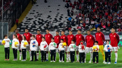 Tanto los seleccionados como la prensa peruana cantaron su himno tranquilamente en el Estadio Monumental.