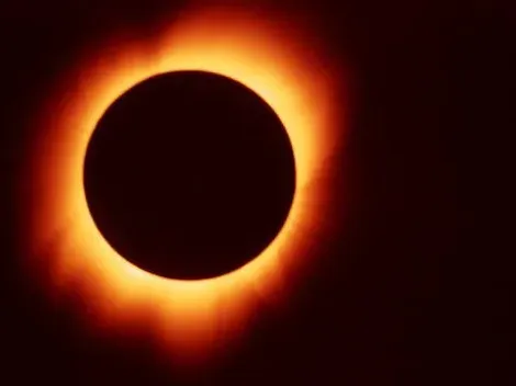 Hoy es el eclipse solar anular: ¿Cómo mirarlo de forma segura?
