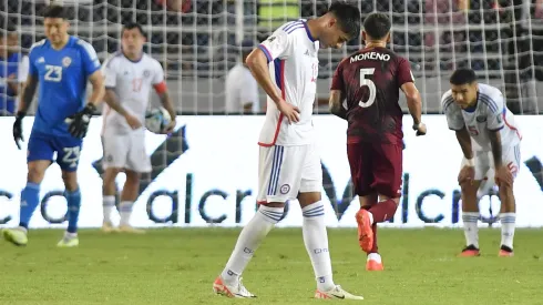 Darío Osorio reemplazó a Diego Valdés en la Roja ante Venezuela, pero salió en el segundo tiempo.