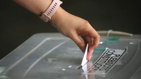 Santiaguinos votando durante el Plebiscito de 2022.