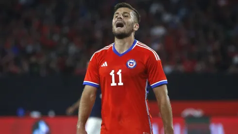 Diego Rubio en acción por la selección chilena en un amistoso ante Paraguay.