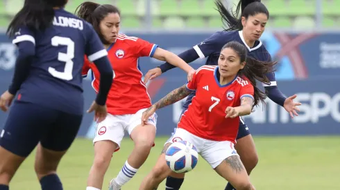 La Roja lucirá un parche especial en su camiseta para jugar en Santiago 2023.