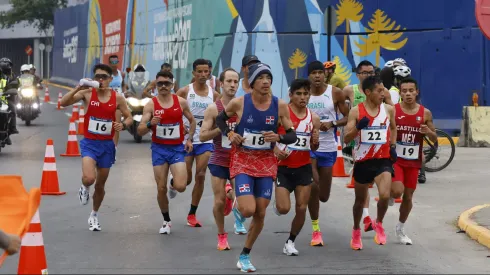 El chileno Hugo Catrileo ganó medalla de plata en el maratón masculino.