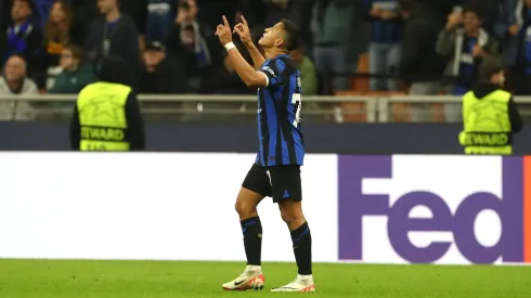 Alexis destrona al King y es el máximo goleador chileno en Champions