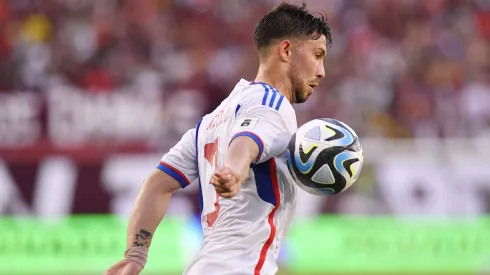 Felipe Loyola en acción durante su debut por la selección chilena adulta.