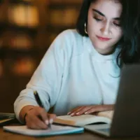 ¿Dónde puedo descargar el certificado de enseñanza media?