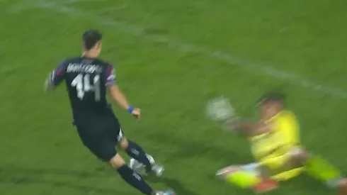 Bruno Barticciotto tuvo una ocasión clarísima de anotar en Talleres, pero la mala suerte llegó justo a tiempo y la falló. ¡Qué bronca!