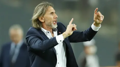 Bolivia quiere repetir el proceso de Perú con Gareca.