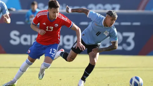 Alfred Canales sacó aplausos de los históricos tras el triunfo de la Roja ante Uruguay.