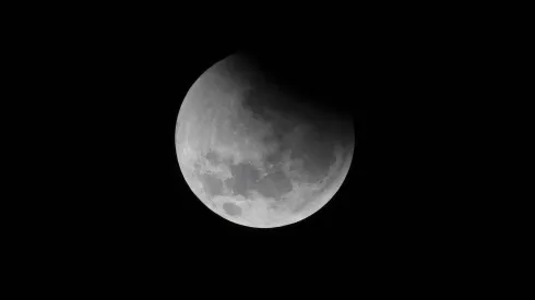 Dónde ver el eclipse lunar parcial