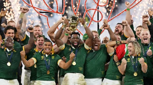 Sudáfrica se coronó campeón del Mundial de Rugby en Sudáfrica, tras derrotar a Nueva Zelanda por 12-11 en la final.
