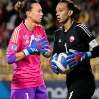 Tiane recibe emotivo homenaje del Lyon tras su retiro de la Roja