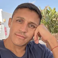 ¿Con quién está Alexis Sánchez? En Gran Hermano lo echan al agua