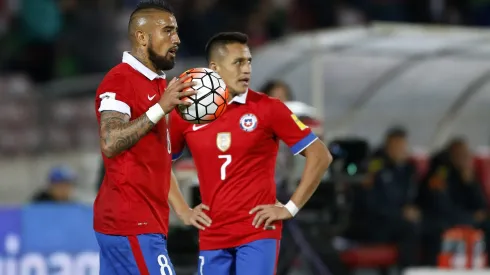 Arturo Vidal y Alexis Sánchez aparecieron en la discusión por el Balón de Oro. Los metió el colombiano Faustino Asprilla.