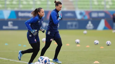 Christiane Endler y Antonia Canales volvieron a sus equipos tras el craso error cometido con la citación de las arqueras.