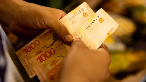 ¿A cuánto está el cambio de peso chileno a argentino? El consejo antes de viajar.
