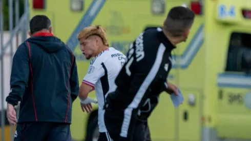 La pataleta de Leonardo Gil tras ser reemplazado en Colo Colo.
