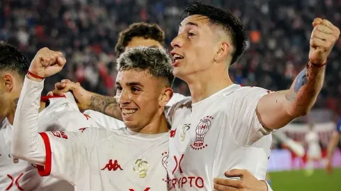 Con Echeverría de titular, Huracán ganó y se salvó del descenso.