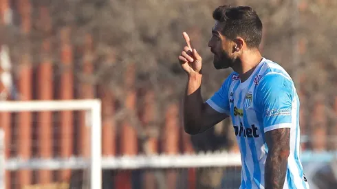 Joaquín Larrivey le hizo un favor a Colo Colo y después habló de la arenga de Esteban Pavez que lo aludió directamente.