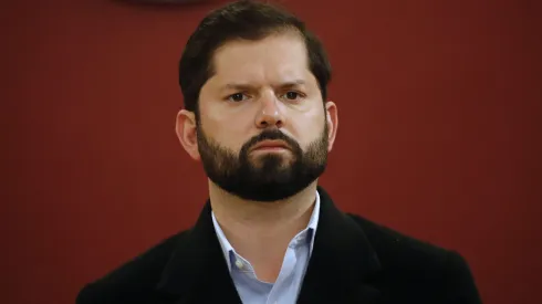 El irónico mensaje del presidente Boric tras discusión con twittero.