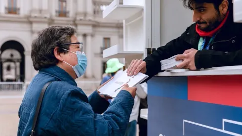 Comienza la entrega física de la propuesta de Nueva Constitución.