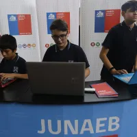 Anuncian fechas claves para postular y renovar a las Becas Junaeb